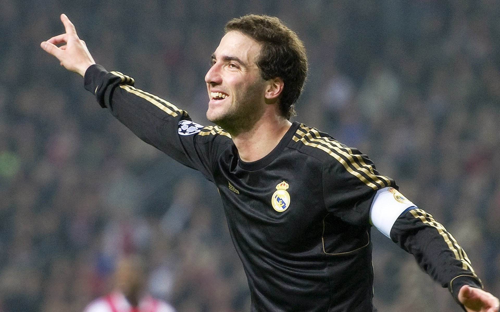 未来足球裁判将实现全智能化,判罚精准度大幅提升,足球裁判专业术语